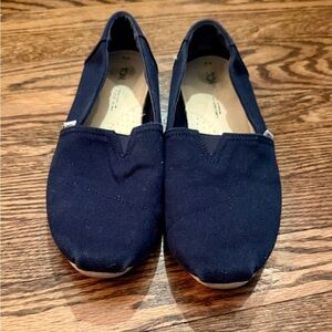 TOMS-Women’s-Navy